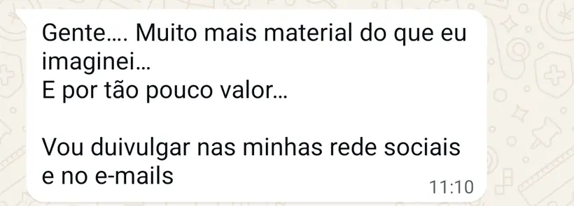 Mensagem de aluno elogiando a quantidade de material do Clube
